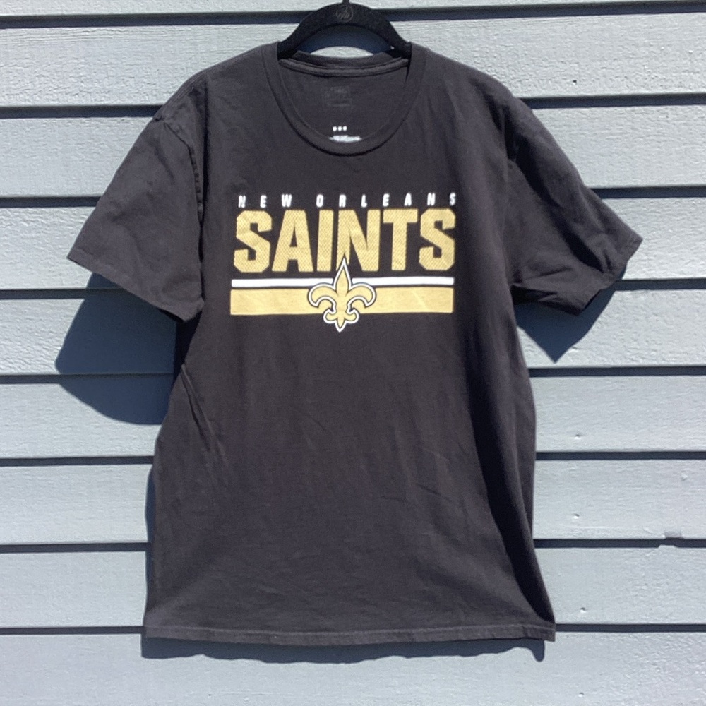 NFL Fanatics New Orleans Saints Black T-Shirt W/ Team Spirit on Front & Back Med